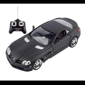 Black Mercedes Benz SLR McLaren Remote Control RC Race Car 1:24 Scale Authentic